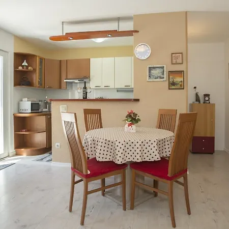 Center Kadena Apartmán *