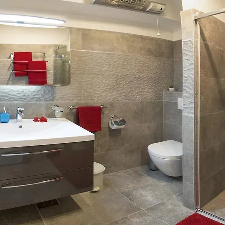 Center Kadena * Split