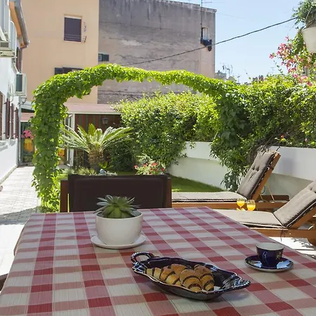 Center Kadena Апартаменти *